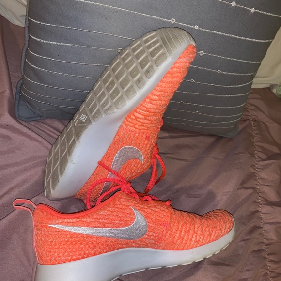 Nike Roshe - Picture 4 of 4